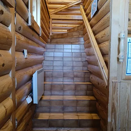 Kuusivilla 1 *